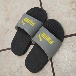 Kids Puma Slides Sandals Size 13C Pool Loungewear Sports Beach Vacation